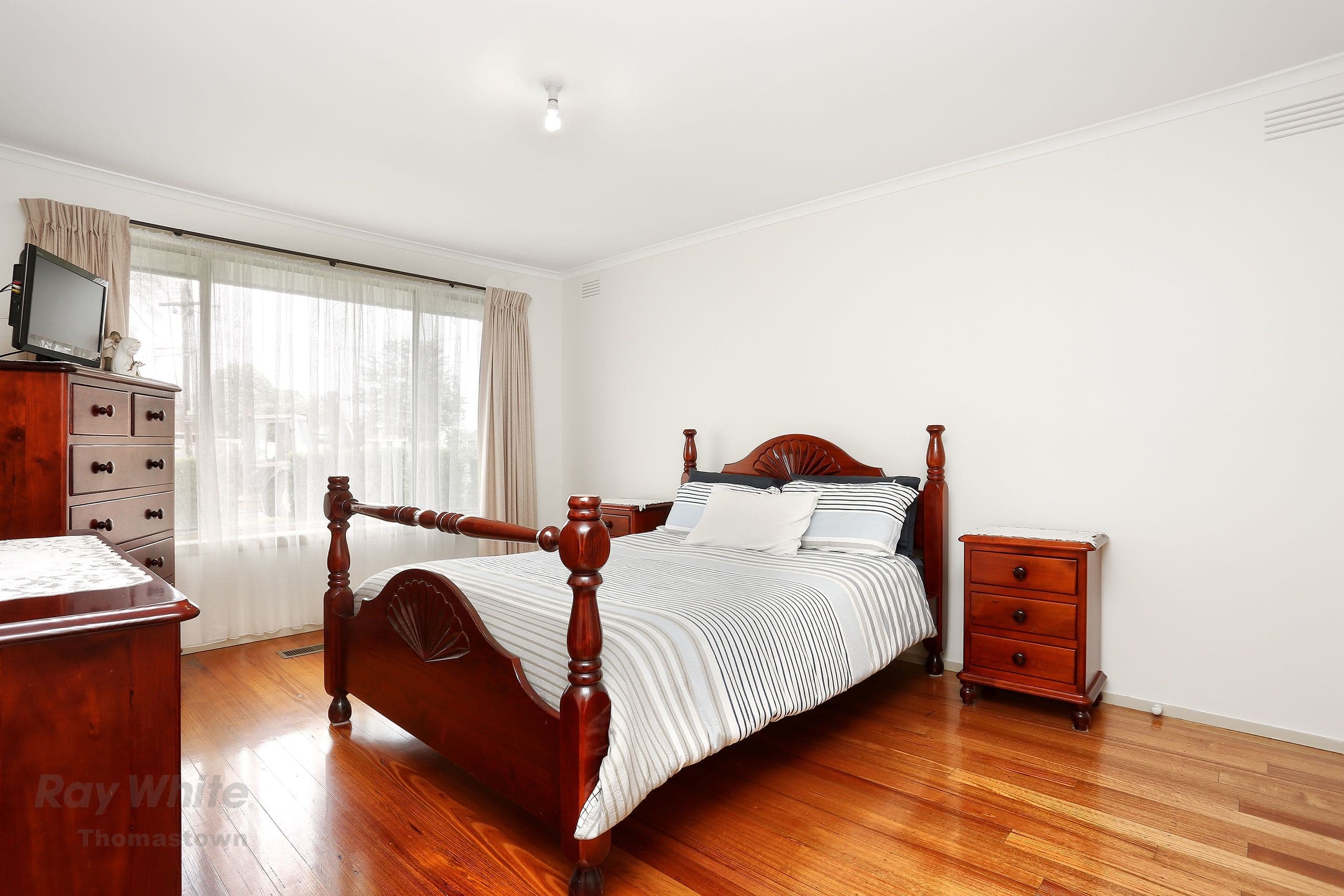 8 Orchid Court, Lalor VIC 3075, Lalor - Thumbnail 5