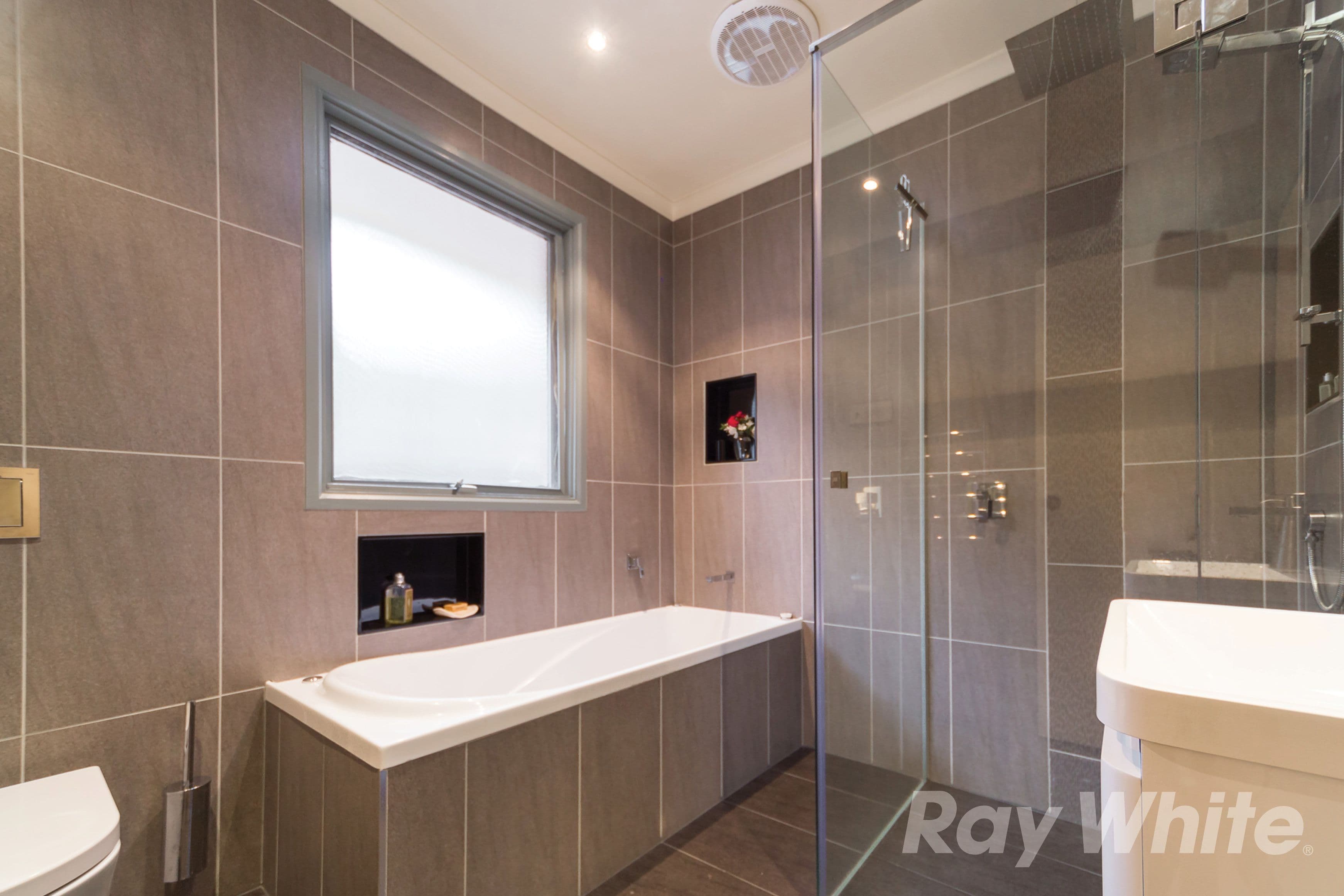 10 Alex Avenue, Wheelers Hill VIC 3150, Wheelers Hill - Thumbnail 3
