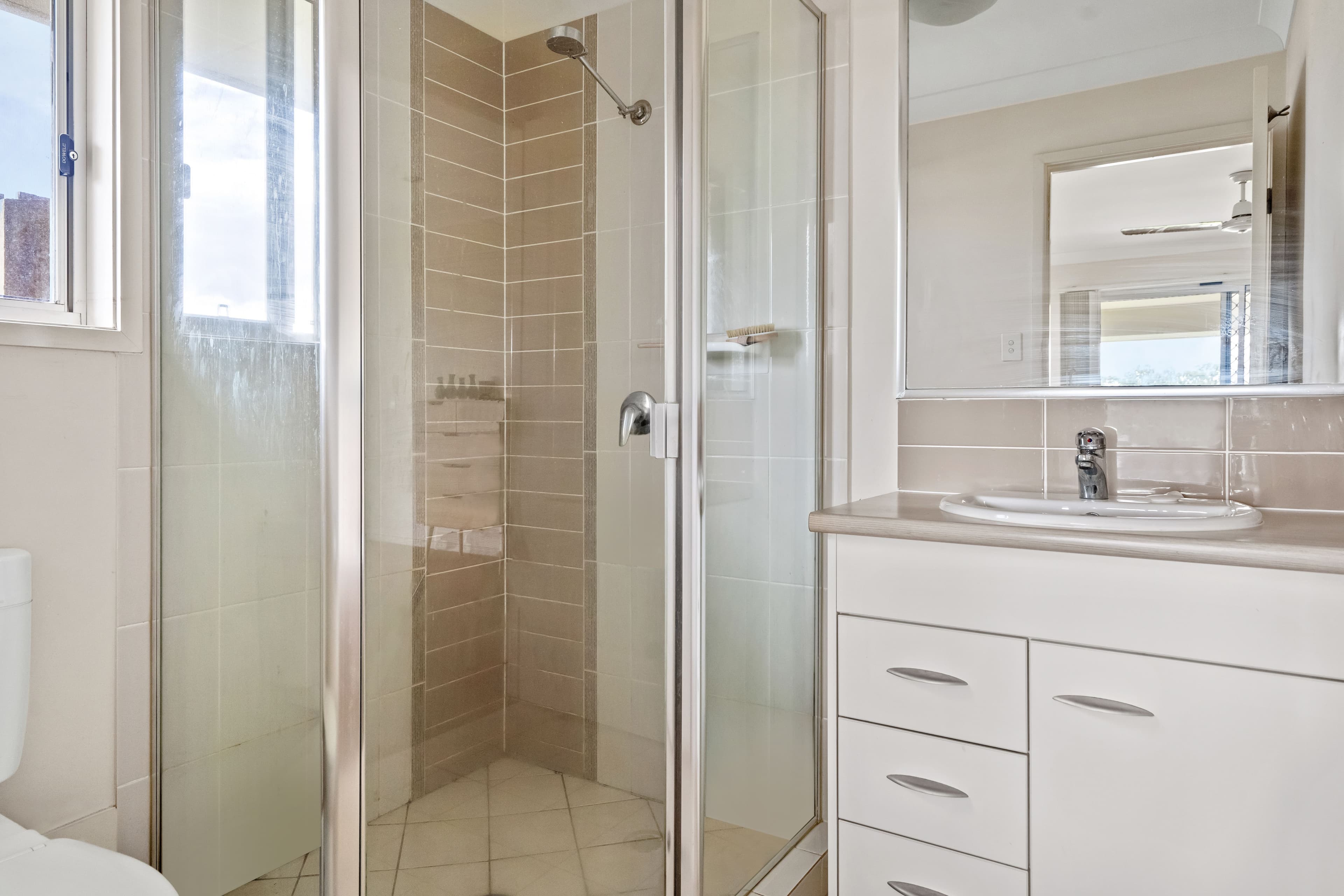 27 Peppertree Drive, Holmview QLD 4207, Holmview - Thumbnail 5