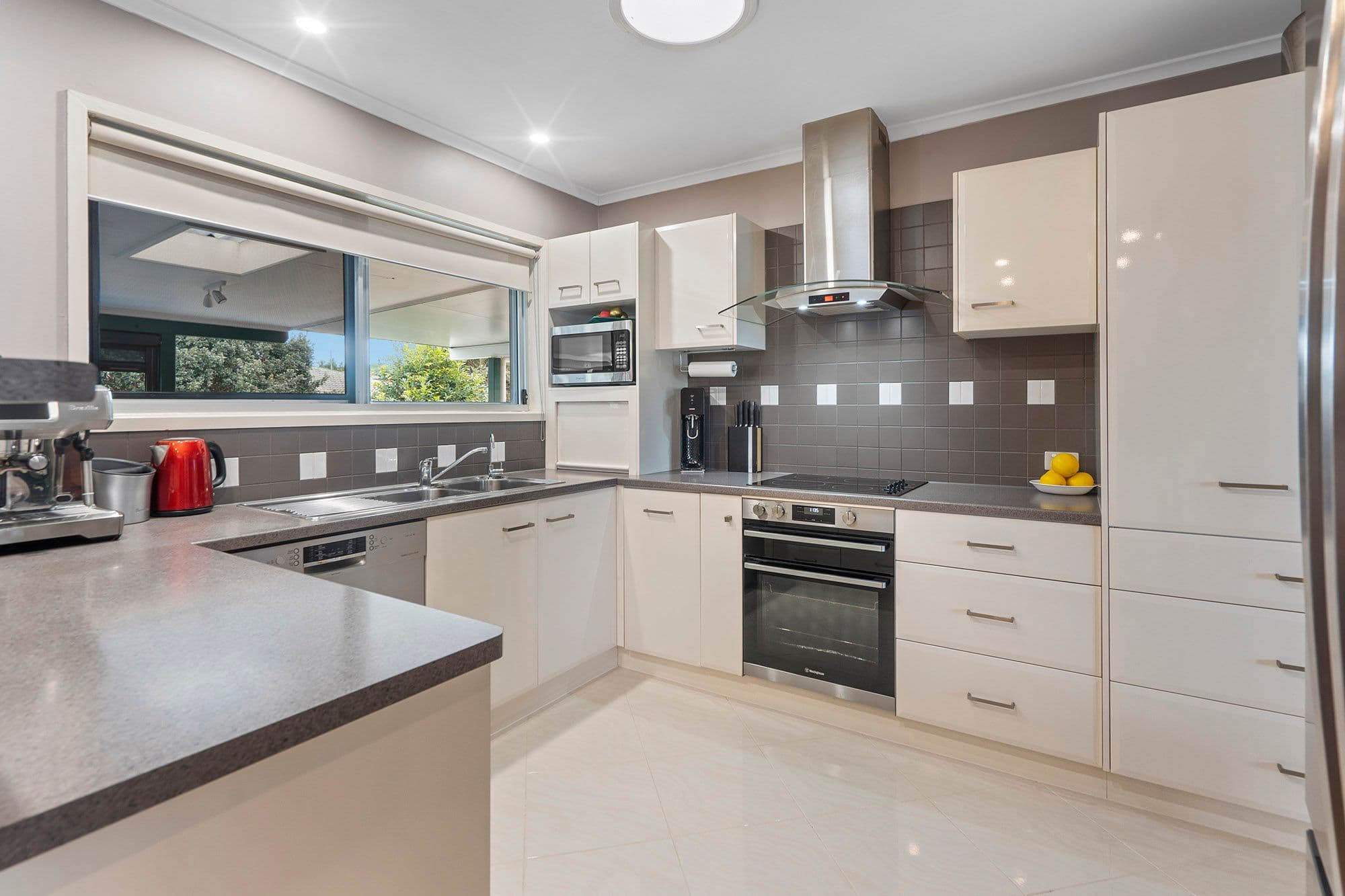 31 Amsterdam Street, Wishart QLD 4122, Wishart - Thumbnail 2