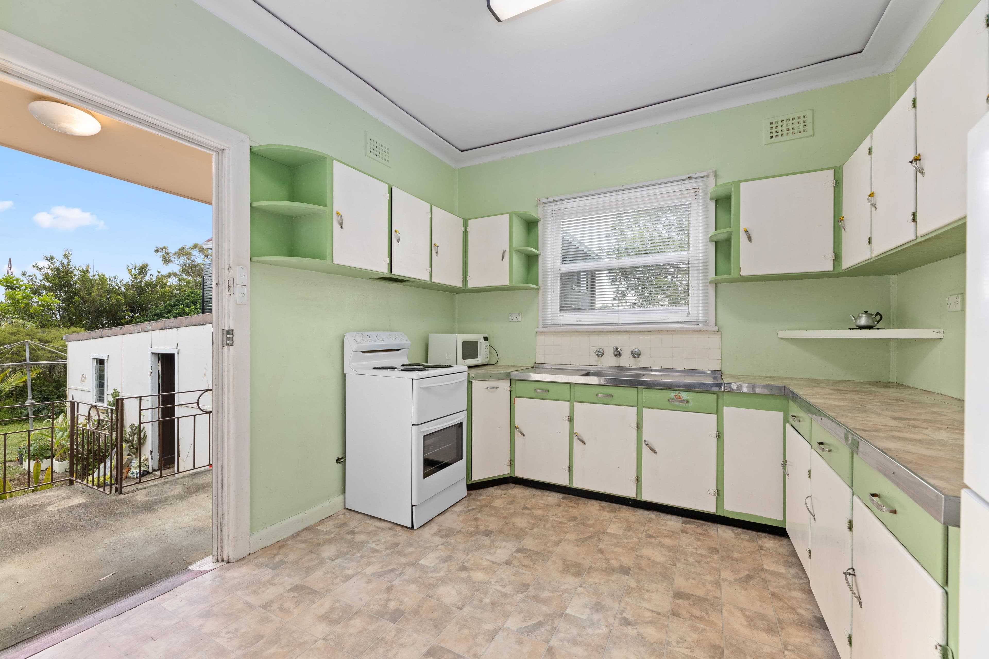 31 Tea Gardens Avenue, Kirrawee NSW 2232, Kirrawee - Thumbnail 4