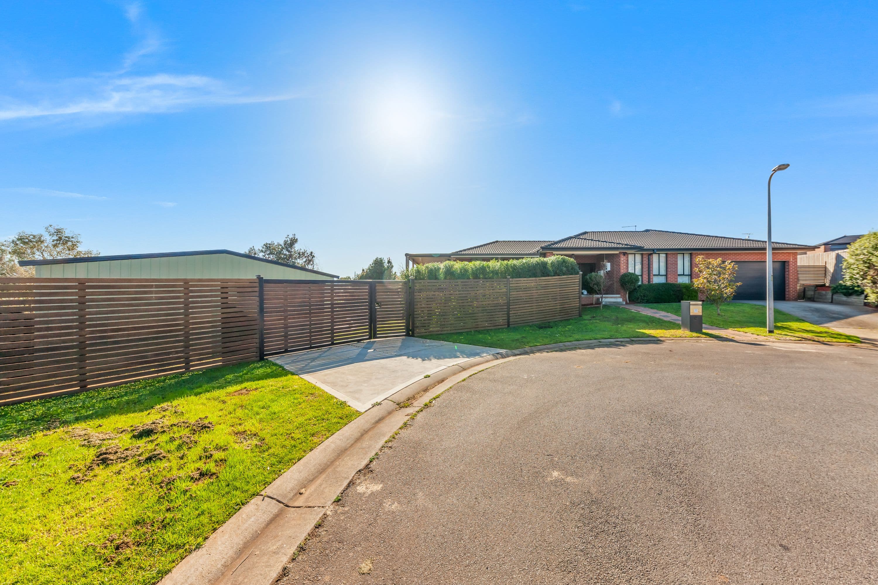 4 Buritta Court, Drouin VIC 3818, Drouin - Thumbnail 2