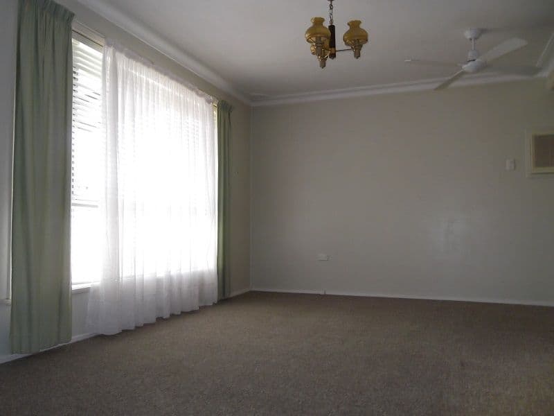 10 Parkes Street, COWRA NSW 2794, Cowra - Thumbnail 2