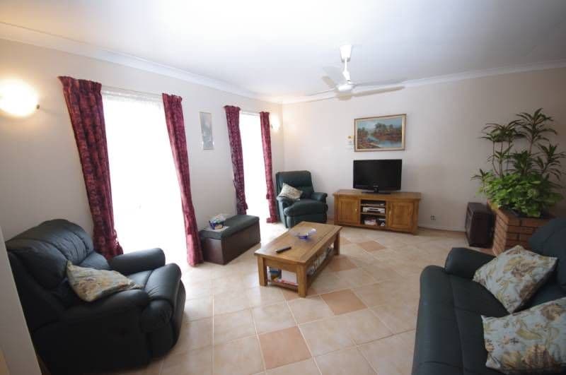 11 Romaro Court, KOONDOOLA WA 6064, Koondoola - Thumbnail 2