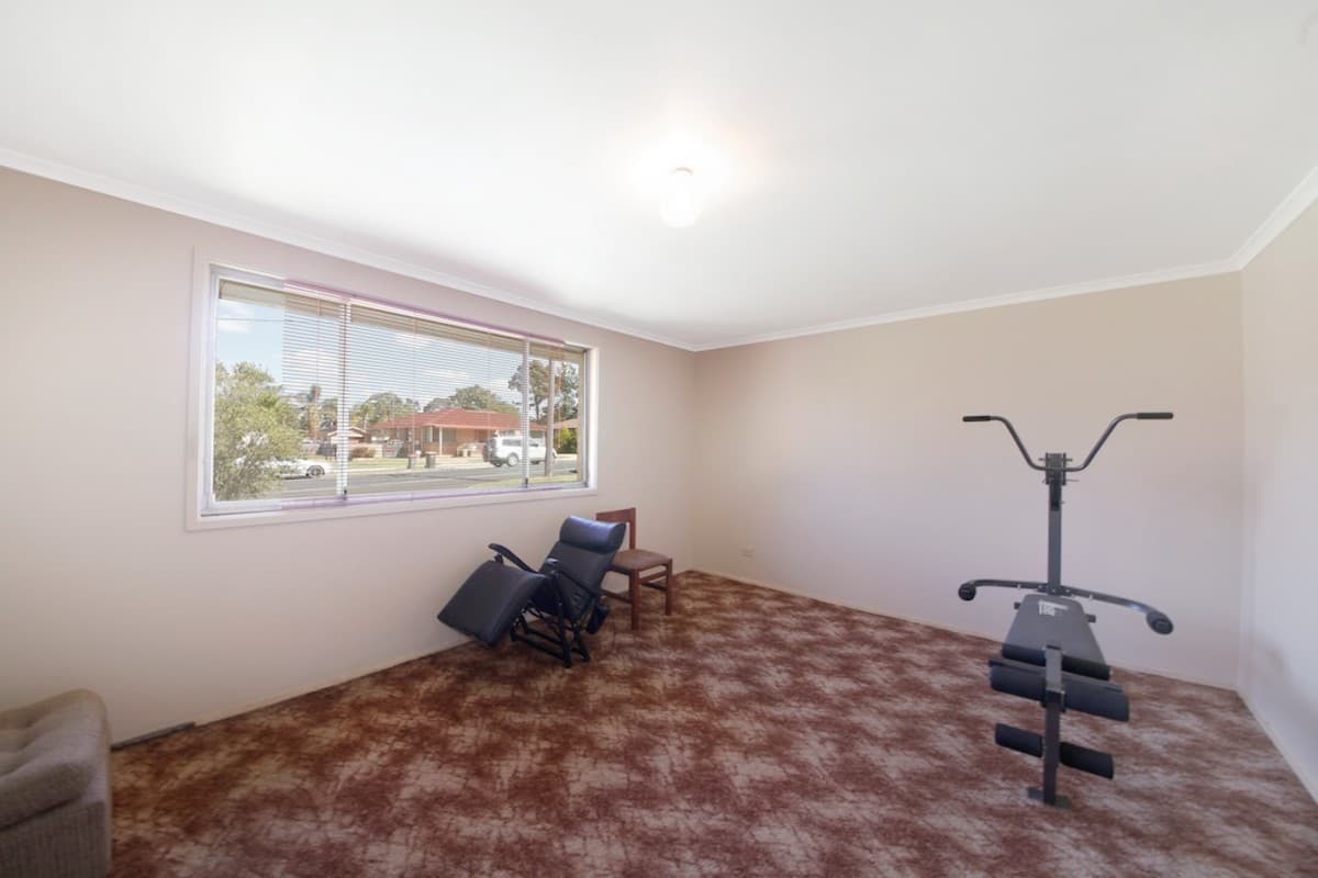 27 Thirlmere Way, TAHMOOR, Tahmoor - Thumbnail 2