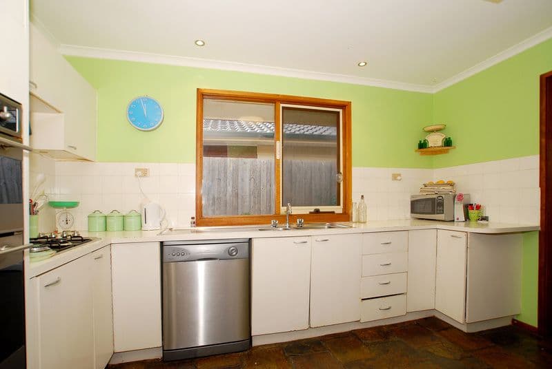 63 Lesdon Avenue, CRANBOURNE VIC 3977, Cranbourne - Thumbnail 6