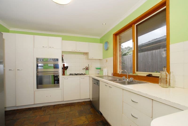 63 Lesdon Avenue, CRANBOURNE VIC 3977, Cranbourne - Thumbnail 7