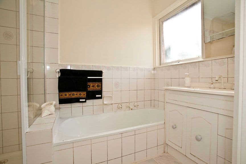 37 Johnson Drive, GLEN WAVERLEY VIC 3150, Glen Waverley - Thumbnail 7
