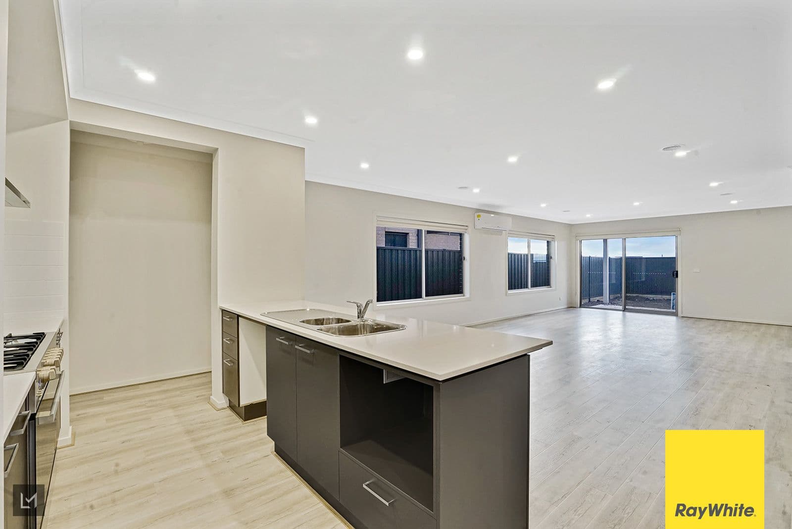 8 Abbeygate Drive, Werribee VIC 3030, Werribee - Image 1