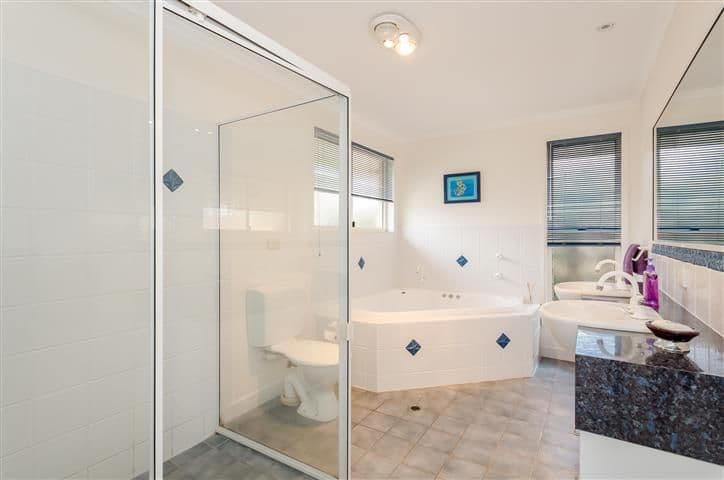 5 Buckingham Court, Telina QLD 4680, Telina - Thumbnail 6