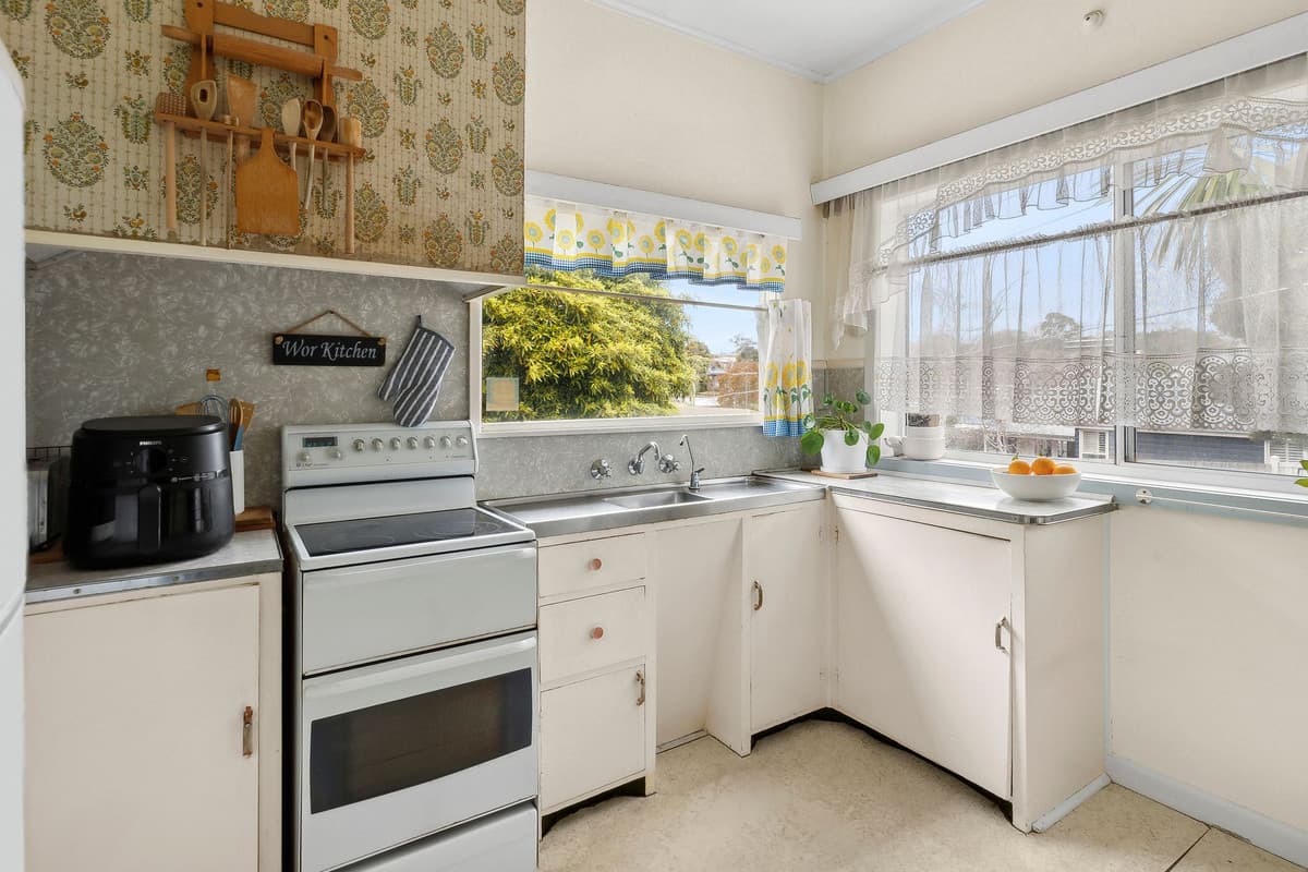 17 South Valley Road, Highton VIC 3216, Highton - Thumbnail 4