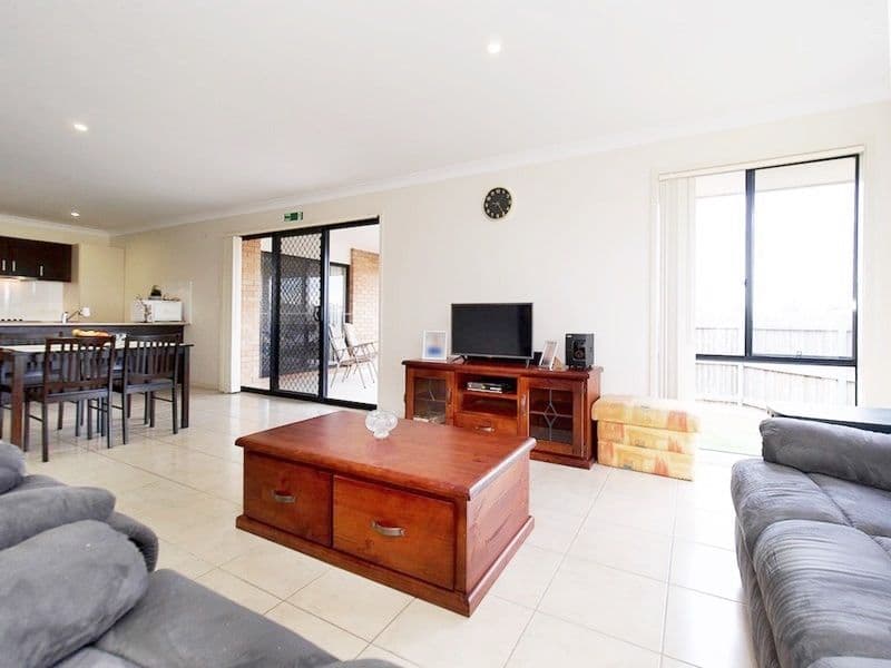 35 Oxford Street, North Booval QLD 4304, North Booval - Thumbnail 3