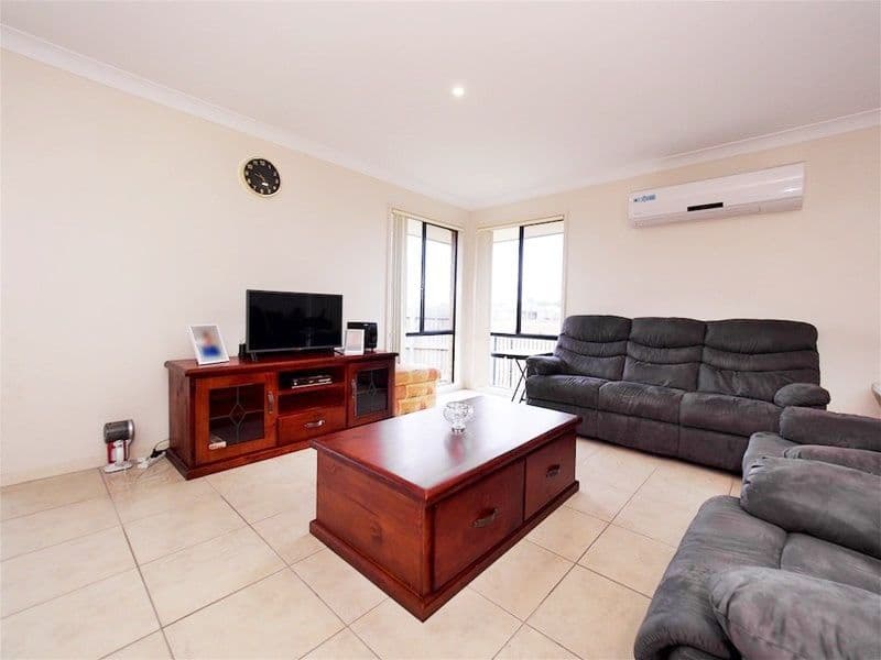 35 Oxford Street, North Booval QLD 4304, North Booval - Thumbnail 4