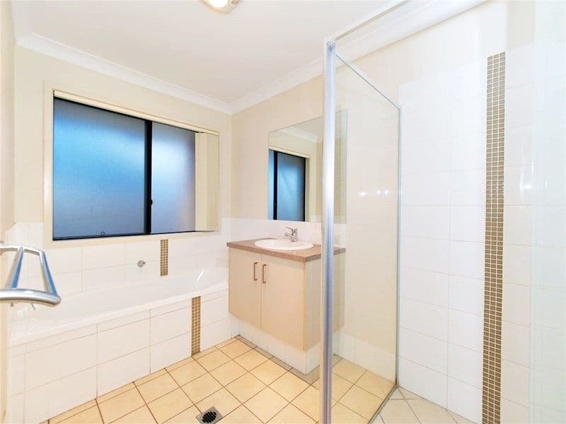 35 Oxford Street, North Booval QLD 4304, North Booval - Thumbnail 6