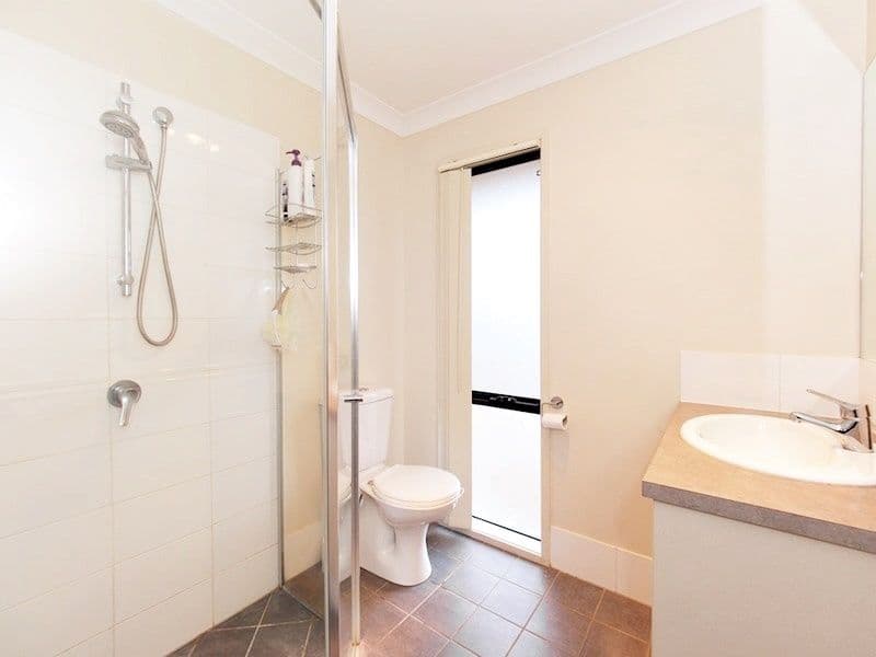35 Oxford Street, North Booval QLD 4304, North Booval - Thumbnail 8