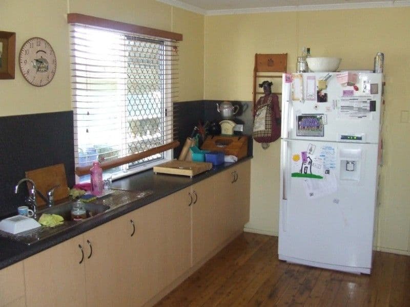 MOURA QLD 4718, Moura - Thumbnail 3