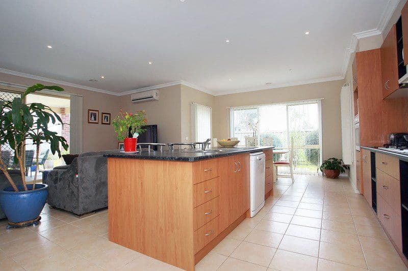 12 Firestone Green, CRANBOURNE VIC 3977, Cranbourne - Thumbnail 7