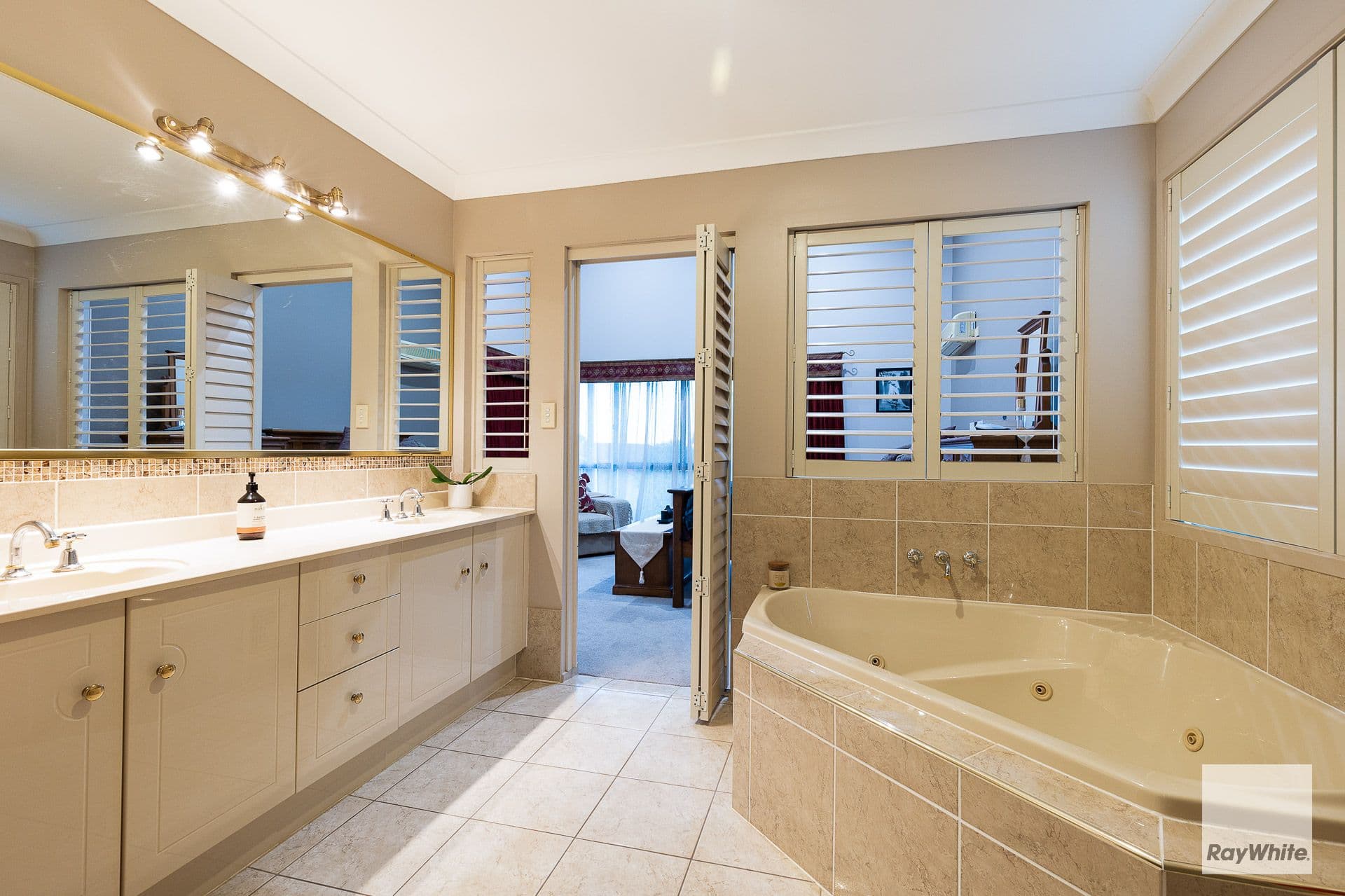7 Bedarra Street, Redland Bay QLD 4165, Redland Bay - Thumbnail 4