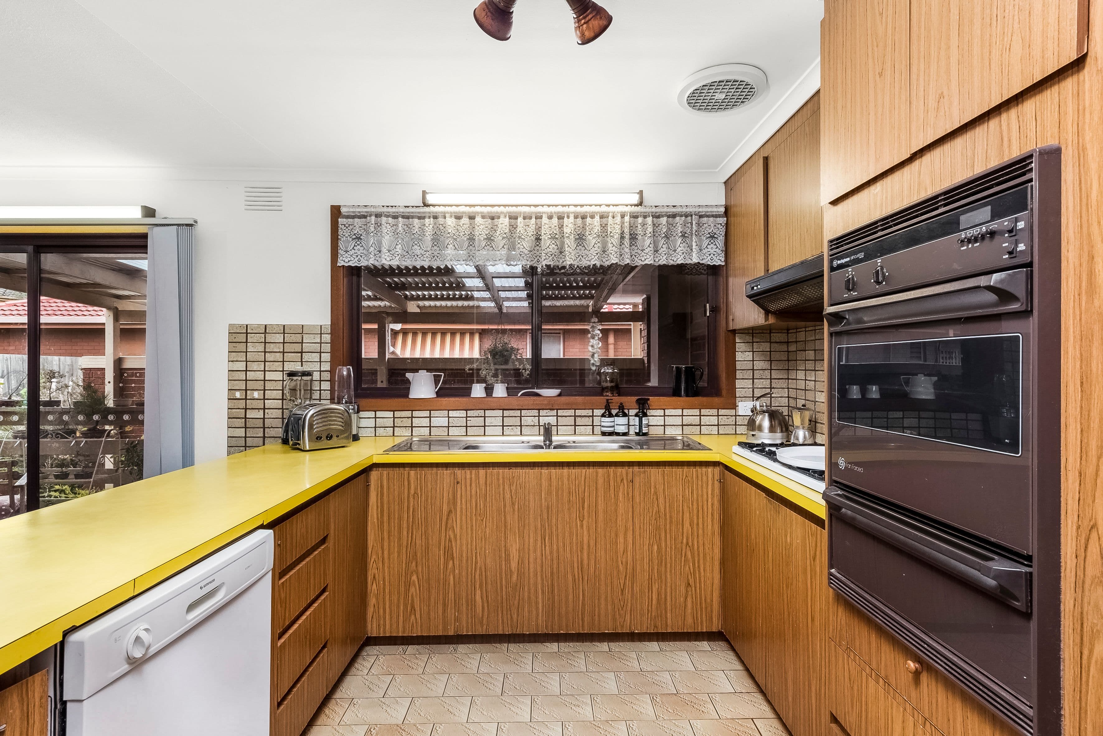 11 Marykirk Drive, Wheelers Hill VIC 3150, Wheelers Hill - Thumbnail 5
