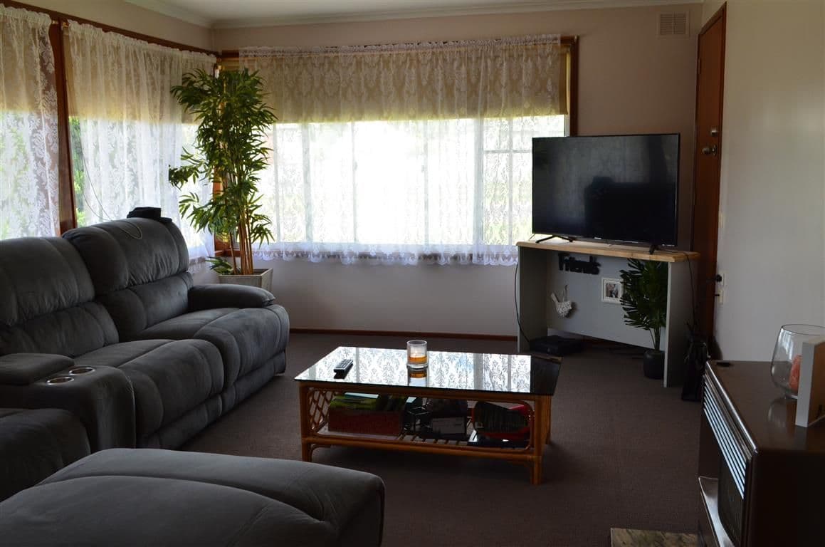 24 Broughton Street, Tumut - Thumbnail 4