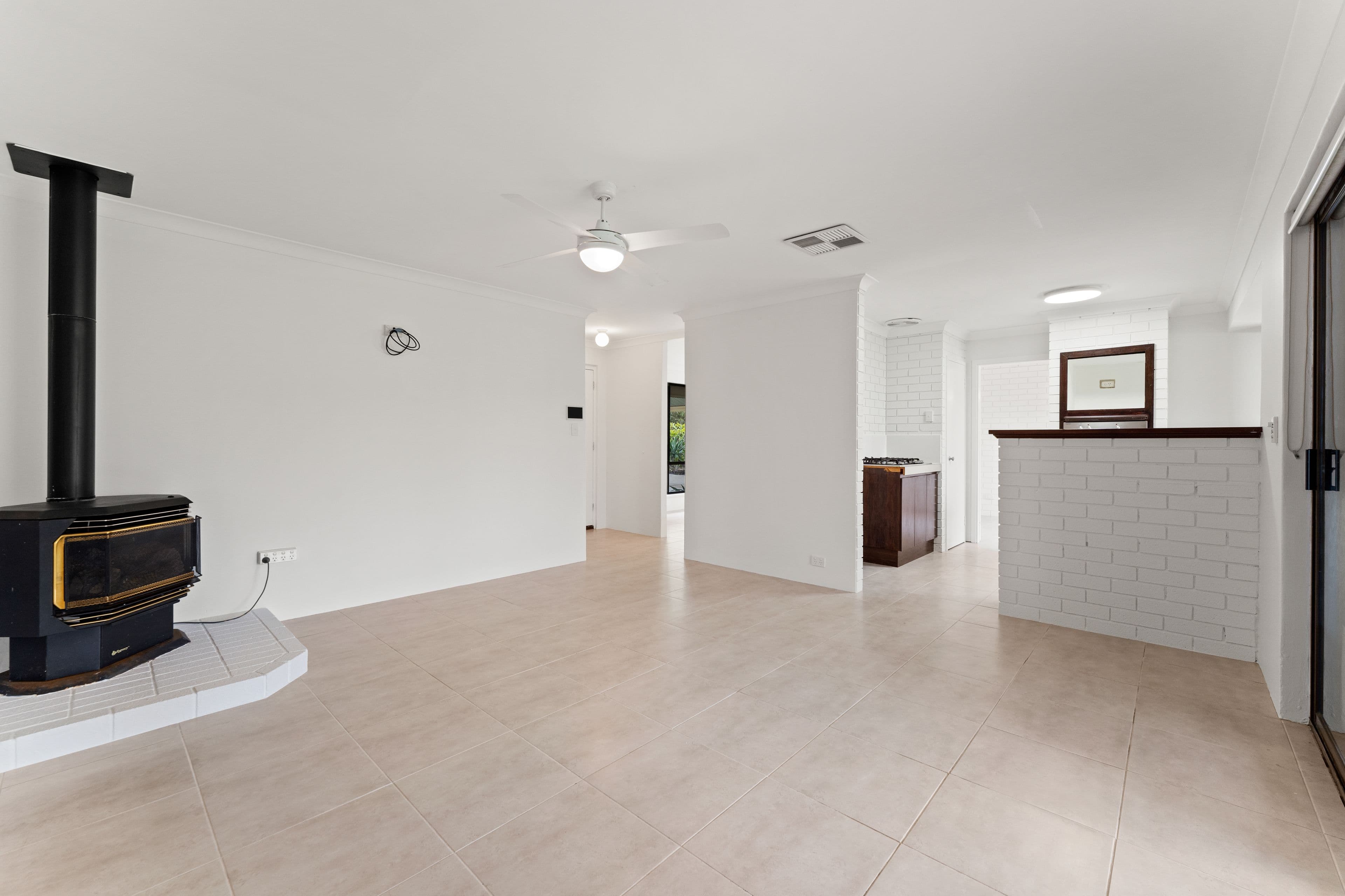 37 Hennessy Way, Rockingham WA 6168, Rockingham - Thumbnail 2