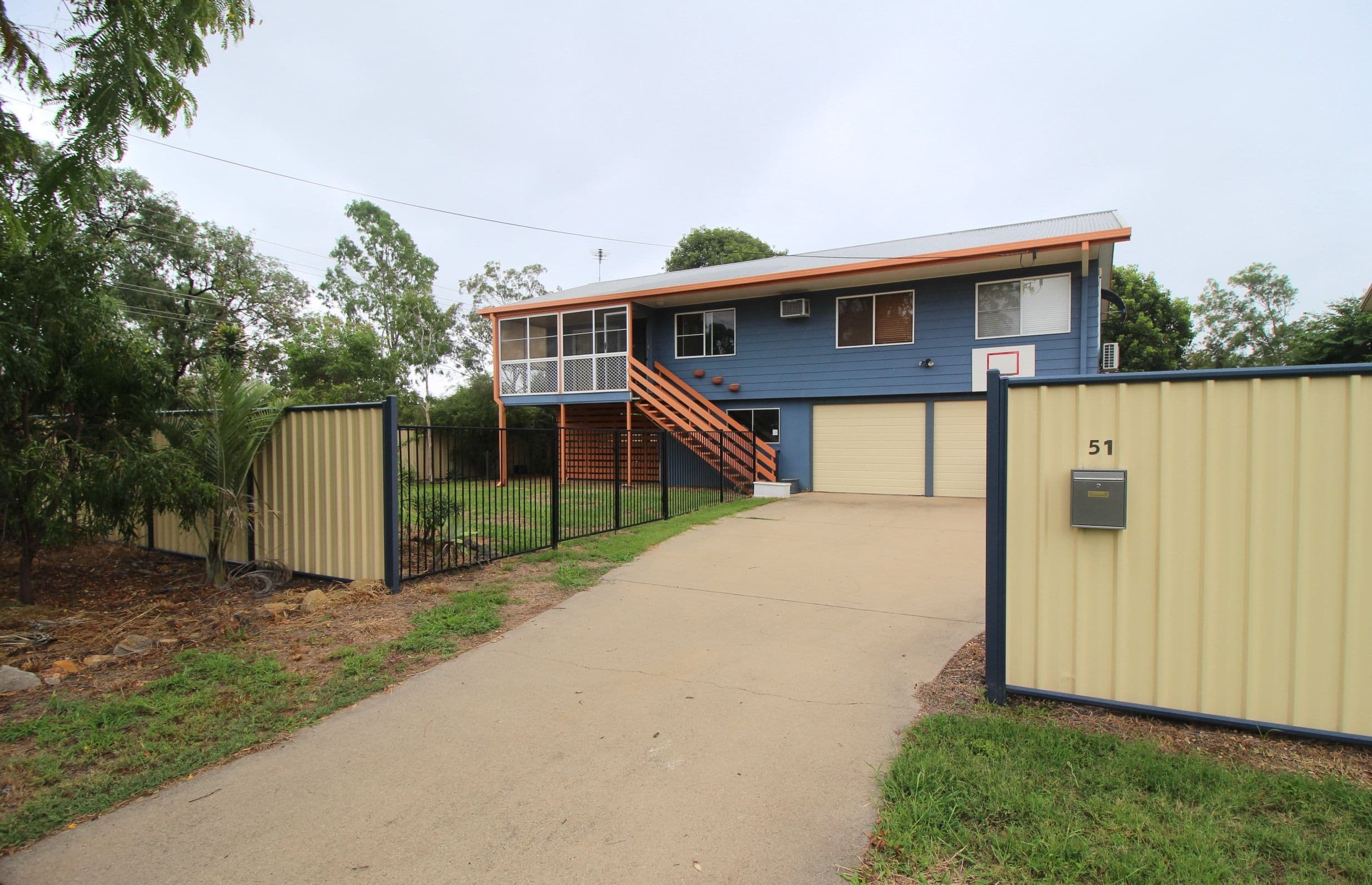 51 Campbell, Emerald QLD 4720, Emerald - Image 1