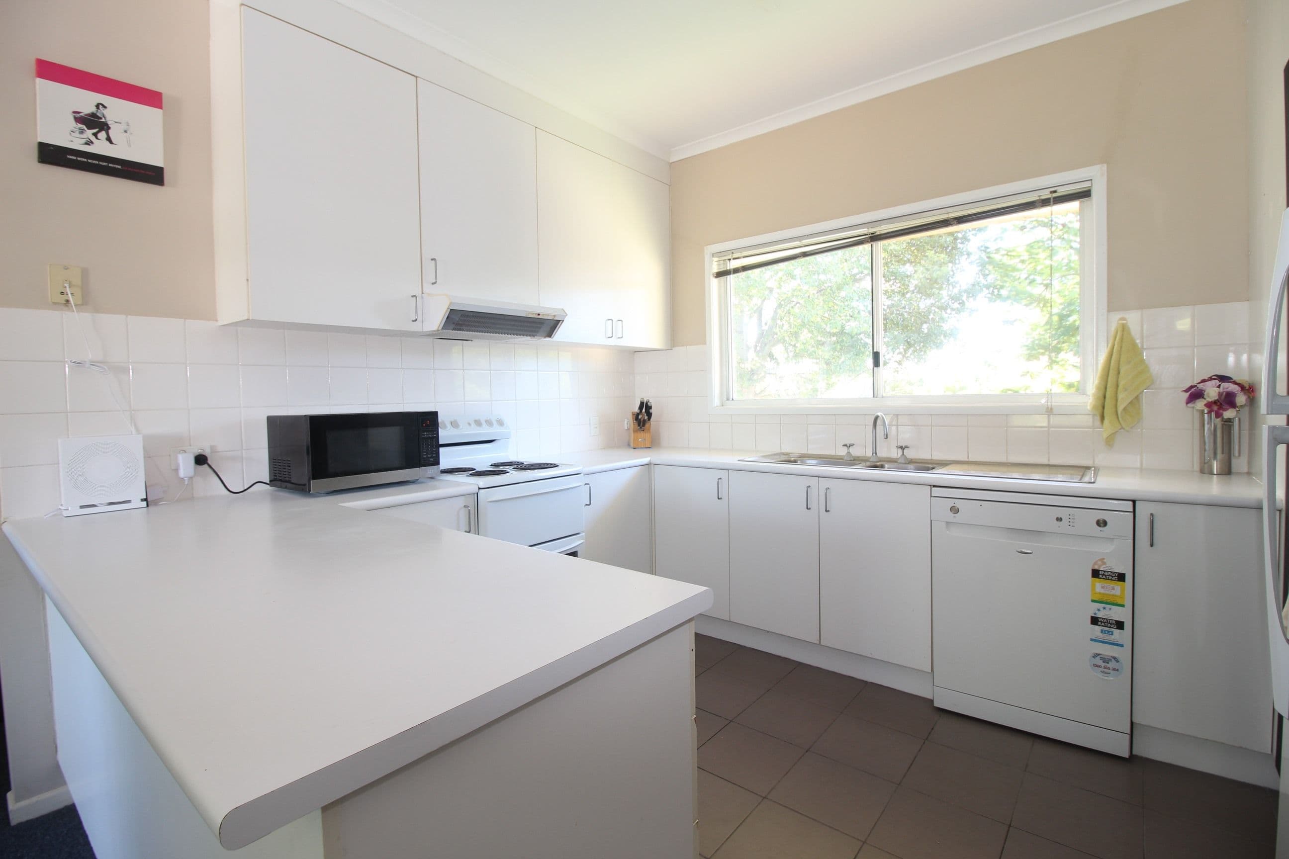 51 Campbell, Emerald QLD 4720, Emerald - Thumbnail 3