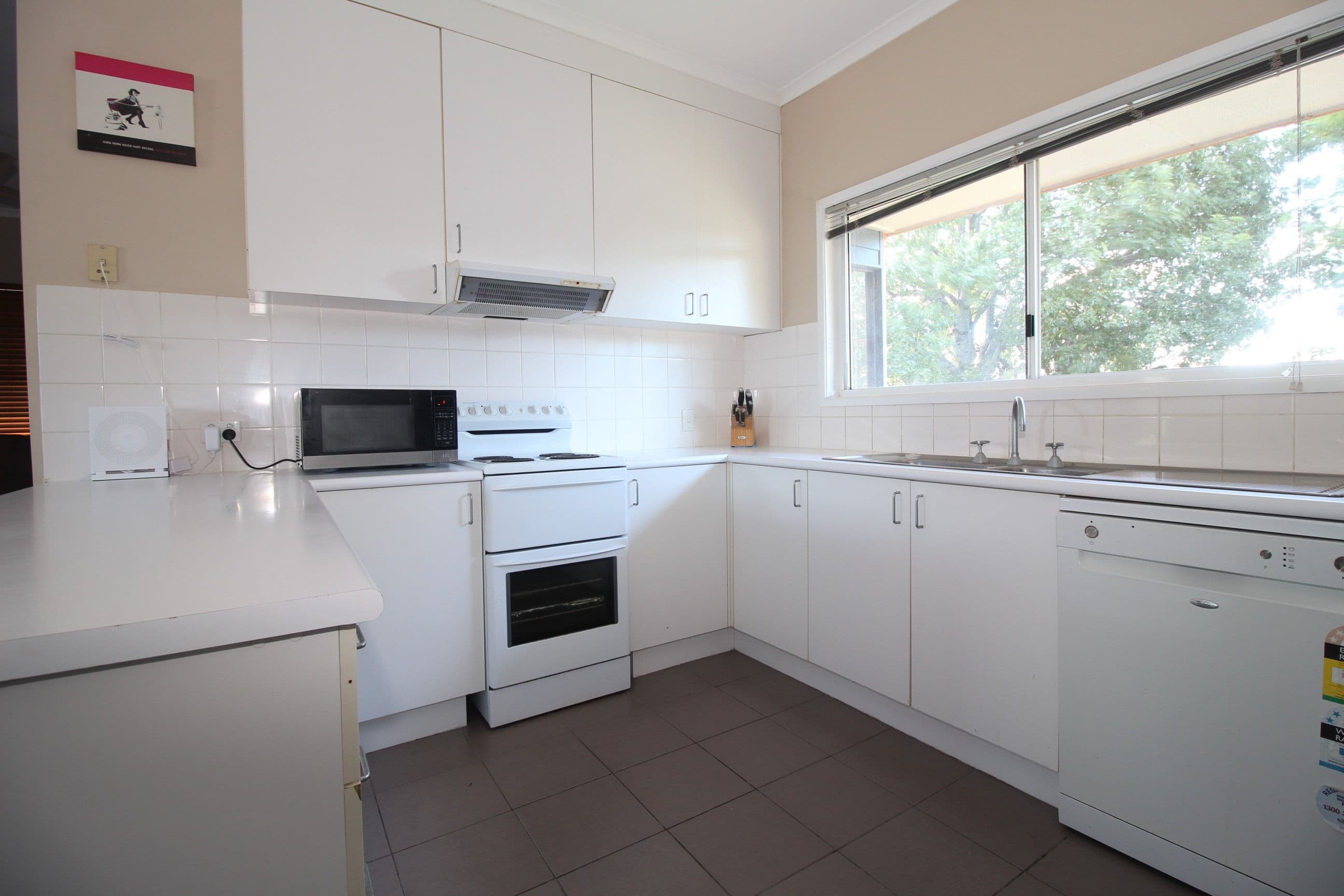 51 Campbell, Emerald QLD 4720, Emerald - Thumbnail 4