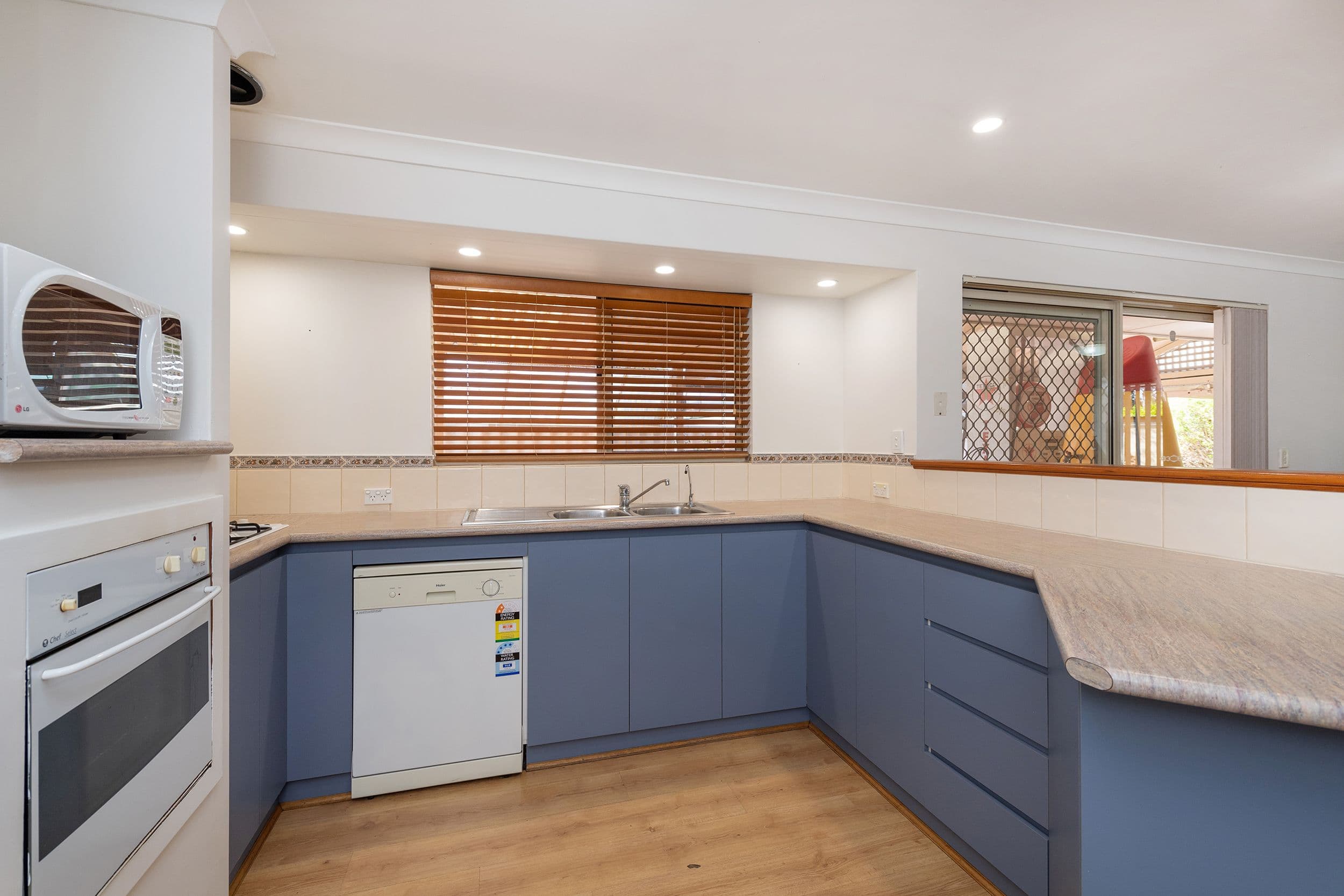 20 Glencoe Place, Cooloongup WA 6168, Cooloongup - Thumbnail 7
