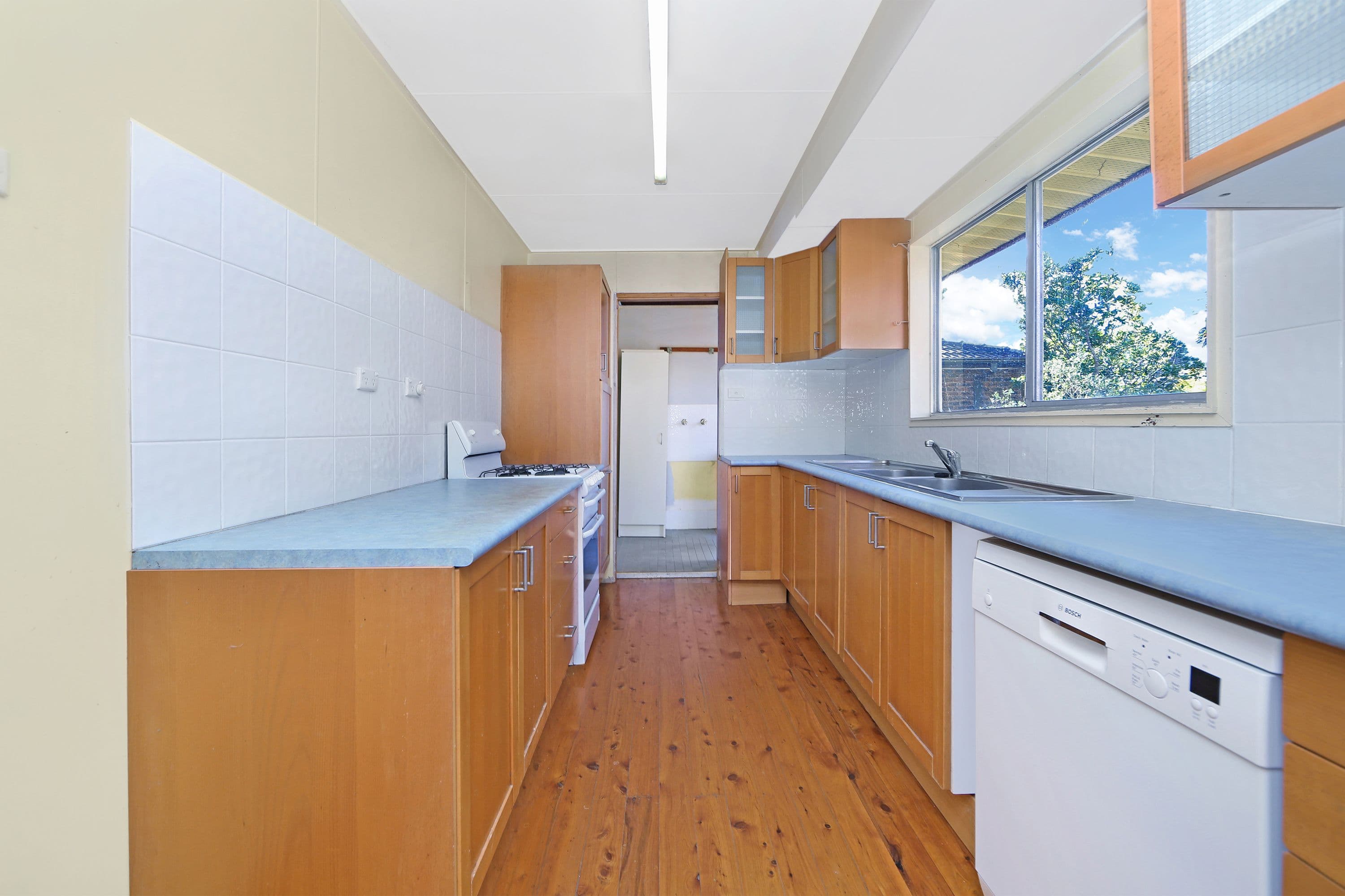 14 Malana Avenue, Bateau Bay - Thumbnail 2