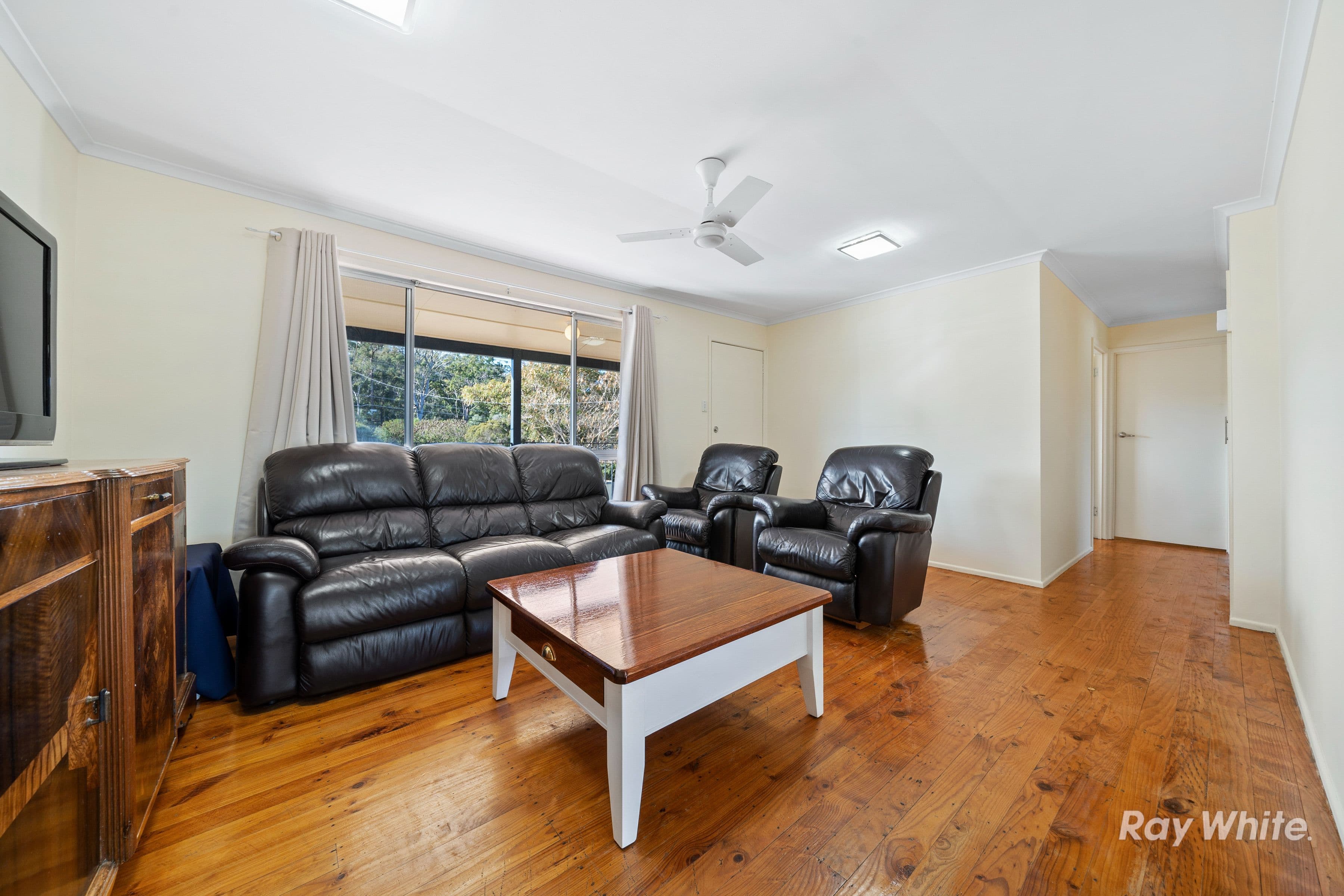 35 Polaris Avenue, Kingston QLD 4114, Kingston - Thumbnail 4