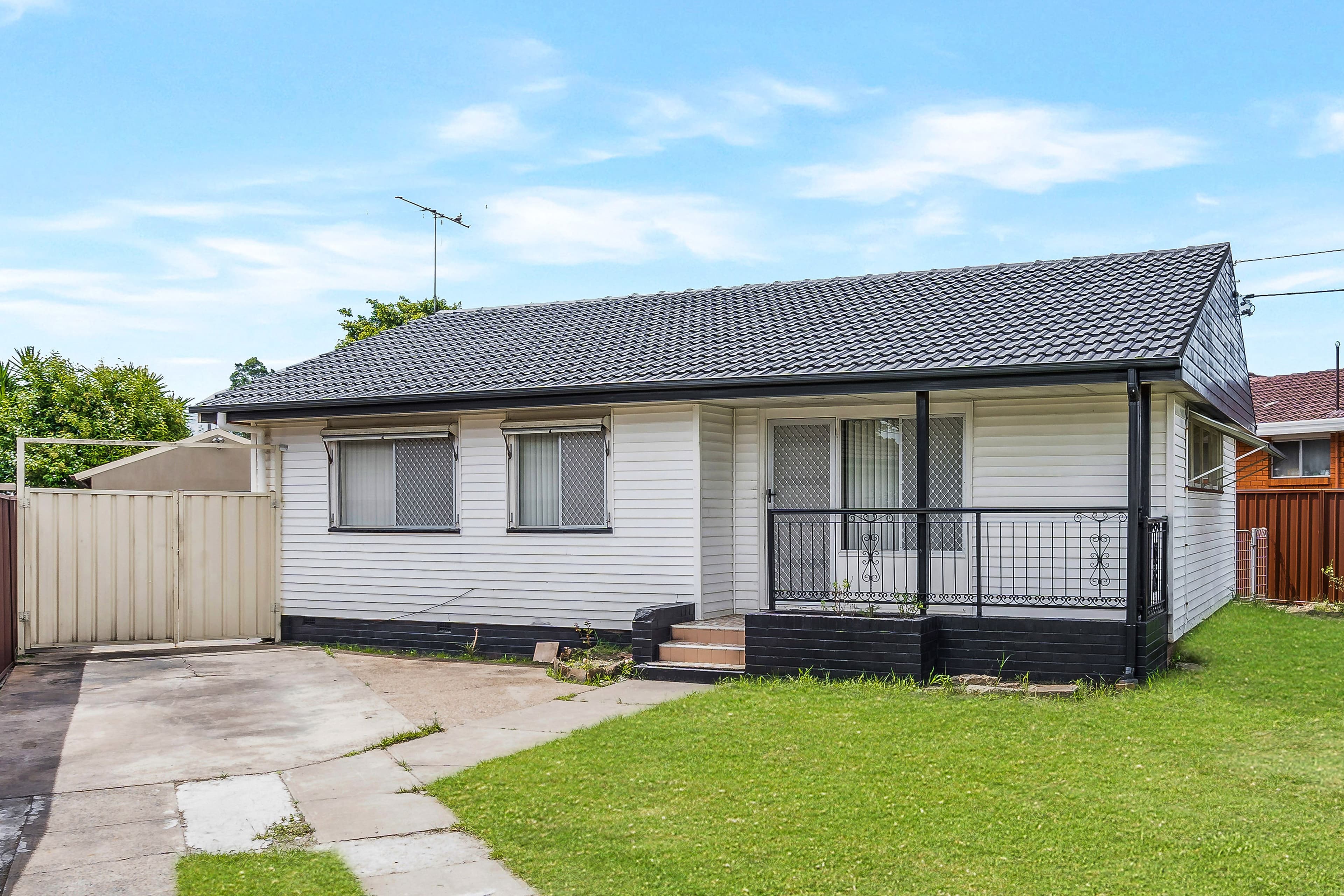 51 Hillview Parade, Lurnea NSW 2170, Lurnea - Thumbnail 3