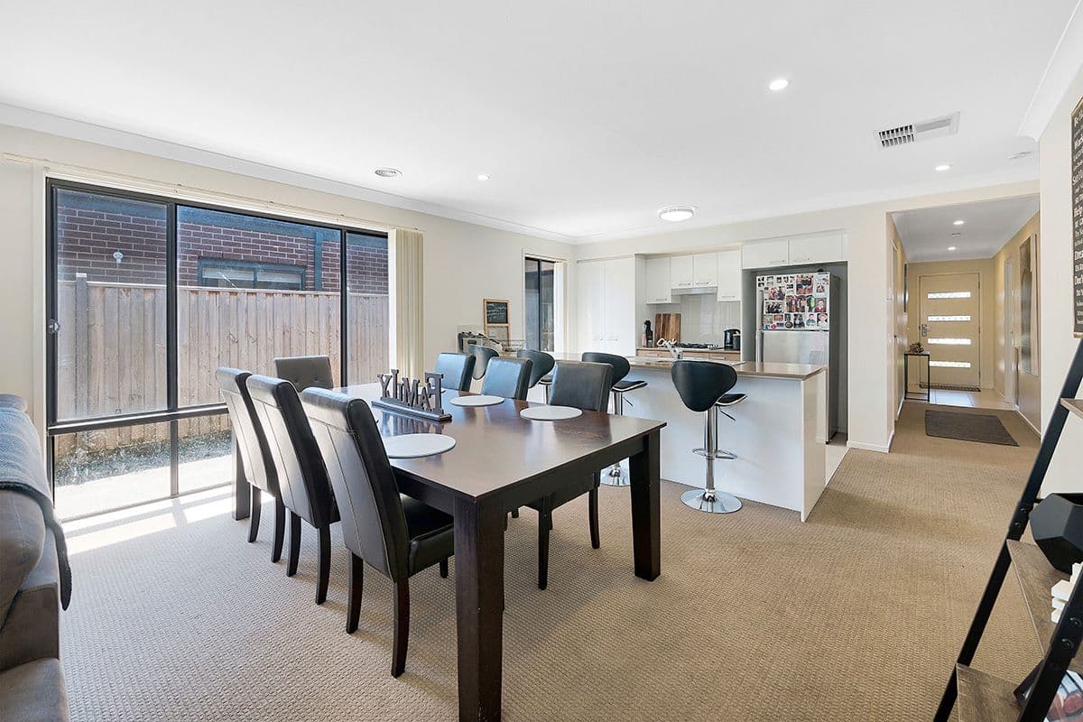 17 Mitta Mitta Street, Clyde North VIC 3978, Clyde North - Thumbnail 5