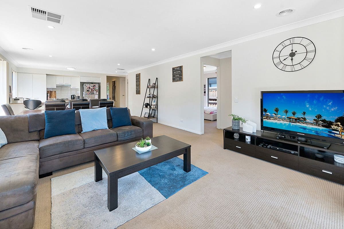 17 Mitta Mitta Street, Clyde North VIC 3978, Clyde North - Thumbnail 6