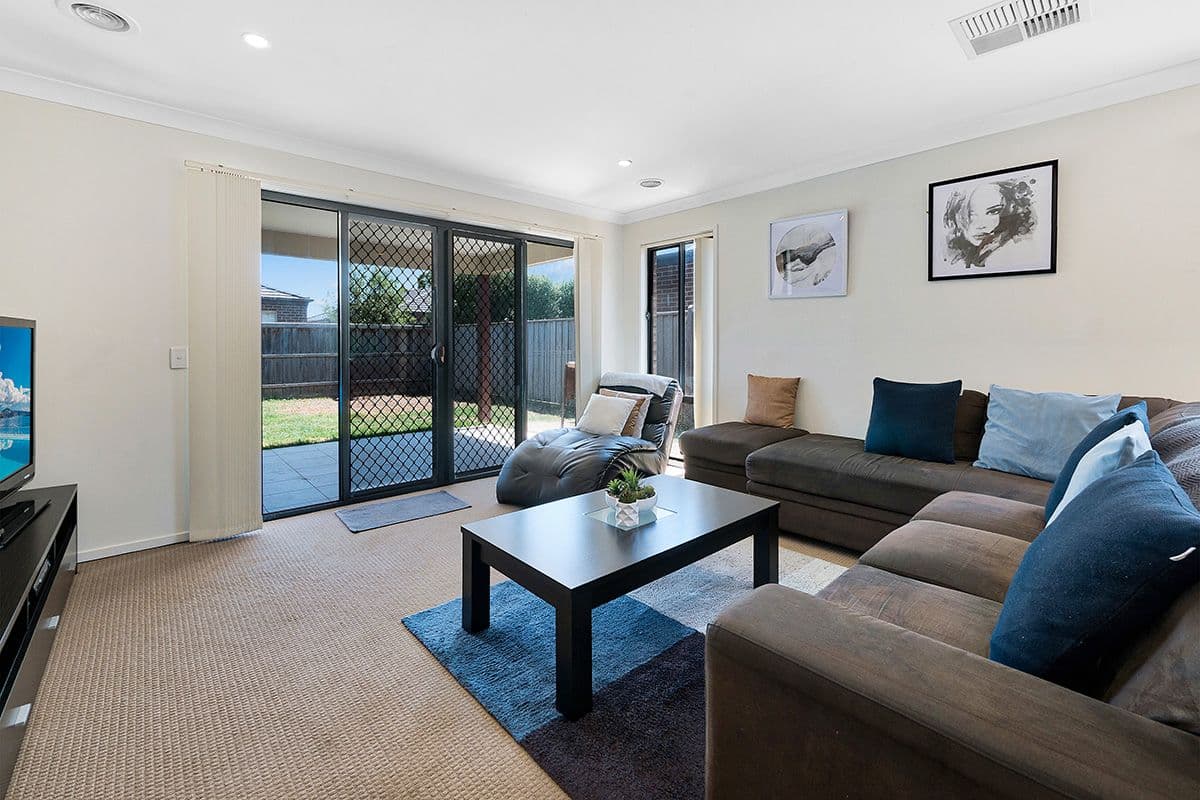 17 Mitta Mitta Street, Clyde North VIC 3978, Clyde North - Thumbnail 7