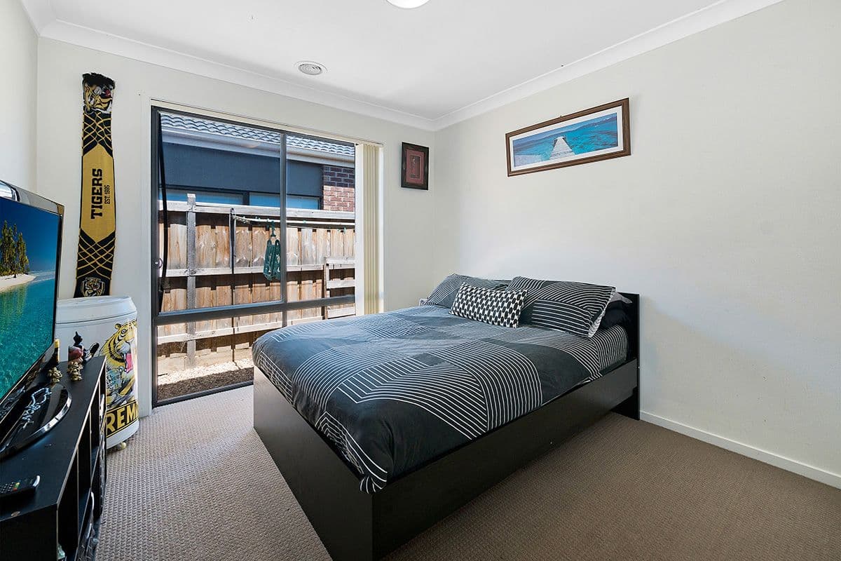 17 Mitta Mitta Street, Clyde North VIC 3978, Clyde North - Thumbnail 8