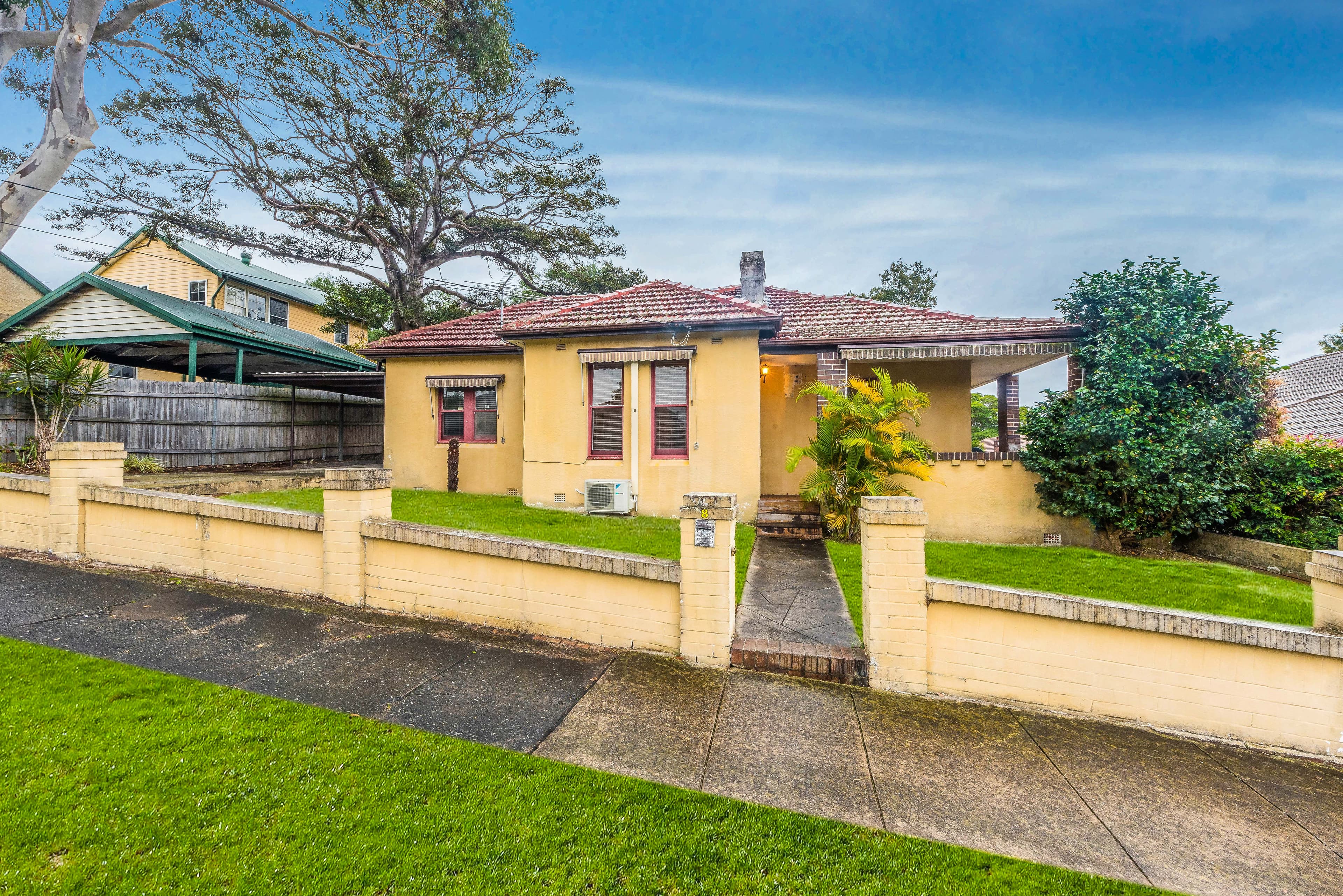 8 Earnshaw Street, Gladesville - Thumbnail 2