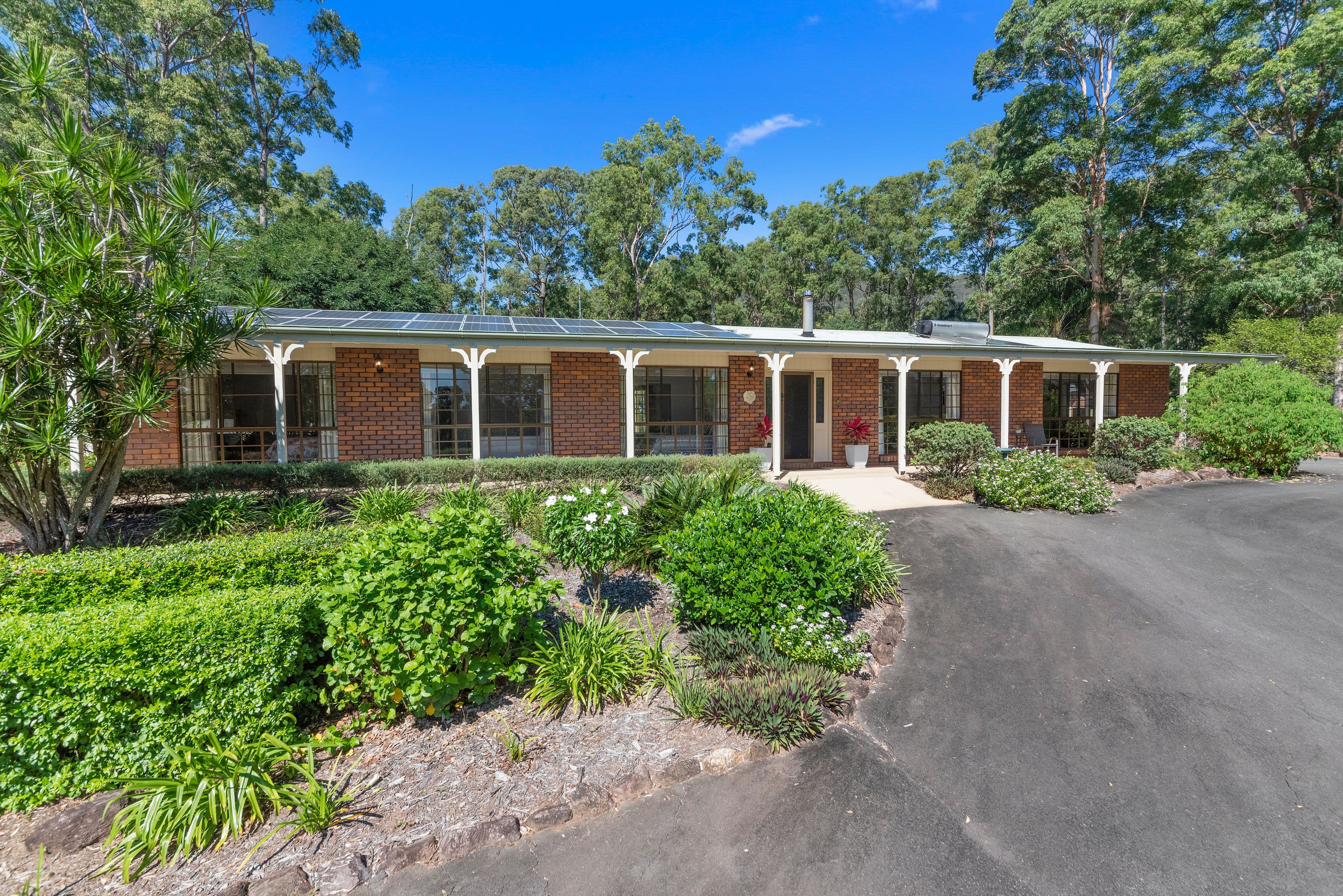 10 Vonne Court, Camp Mountain QLD 4520, Camp Mountain - Image 1
