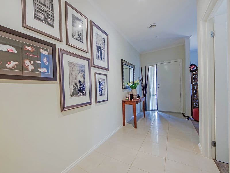 43 Scenic Drive, POINT COOK VIC 3030, Point Cook - Thumbnail 3