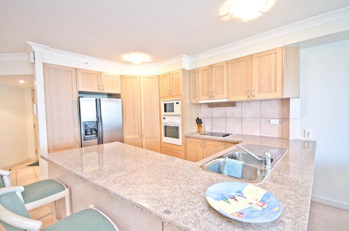 18 'Oceana', 100 Old Burleigh Road, Broadbeach QLD 4218, Broadbeach - Thumbnail 4