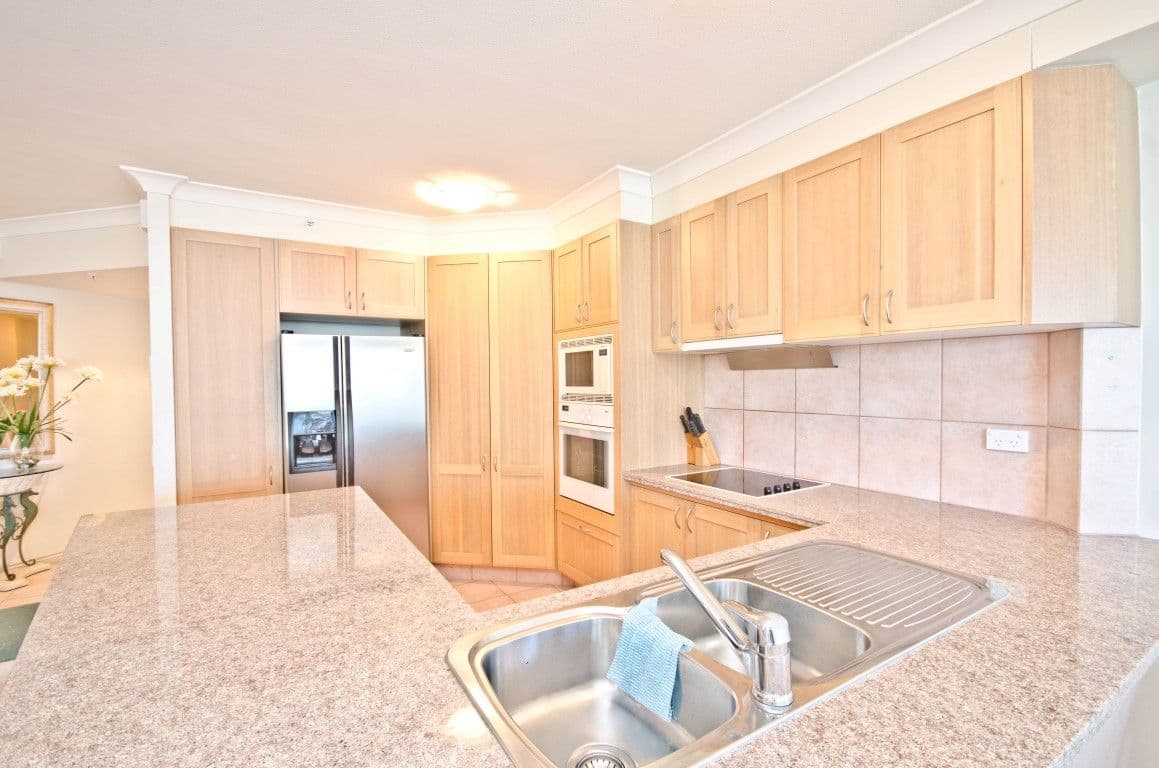 18 'Oceana', 100 Old Burleigh Road, Broadbeach QLD 4218, Broadbeach - Thumbnail 5