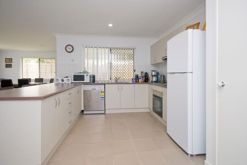 30 Gemview Street, CALAMVALE QLD 4116, Calamvale - Thumbnail 3