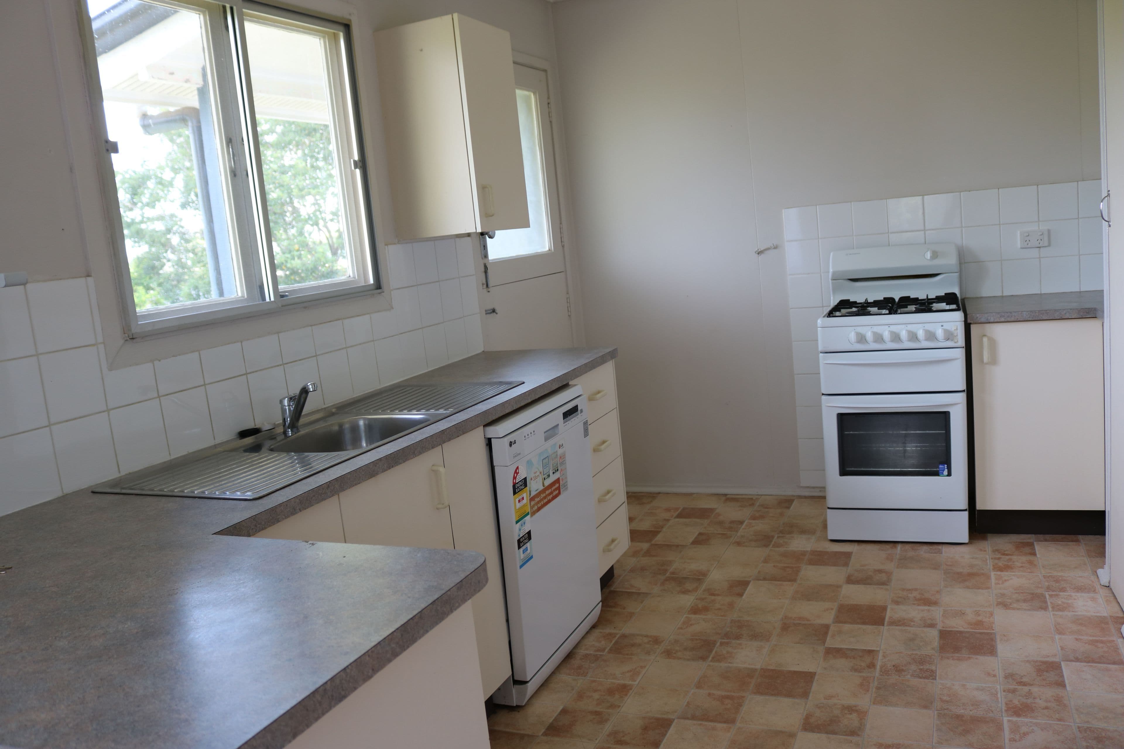 58 Aspinall Street, Leichhardt QLD 4305, Leichhardt - Thumbnail 3