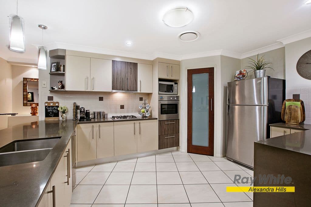 13 Trafalgar Vale Avenue, WELLINGTON POINT QLD 4160, Wellington Point - Thumbnail 4