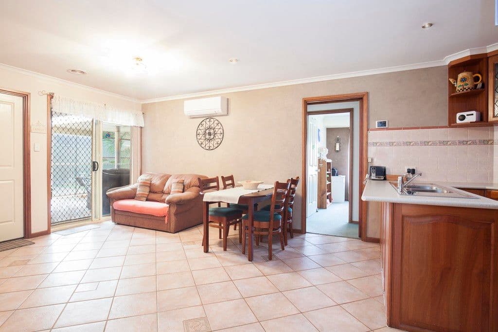 2 Hulon Place, Mount Gambier SA 5290, Mount Gambier - Thumbnail 3