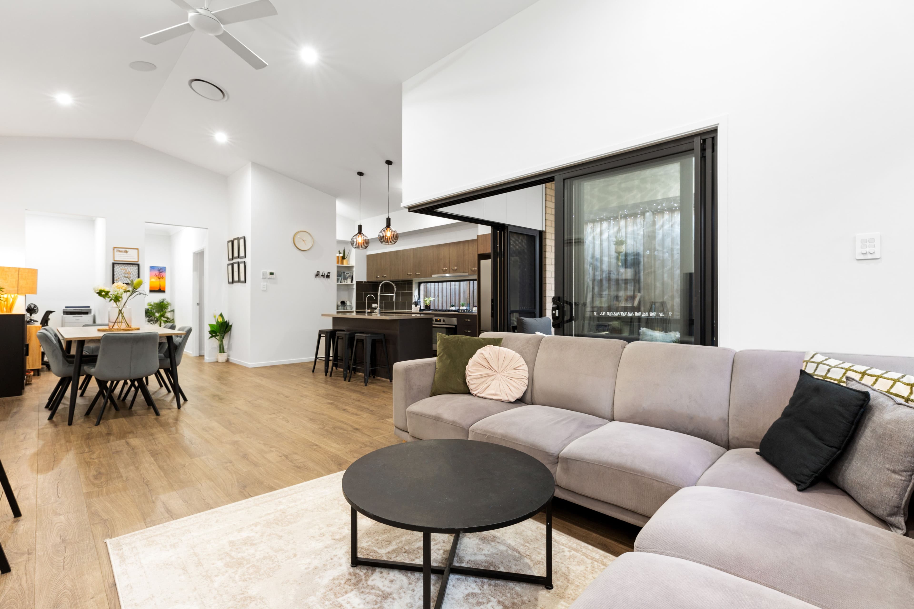 22 Taunton Circuit, Upper Kedron QLD 4055, Upper Kedron - Thumbnail 4
