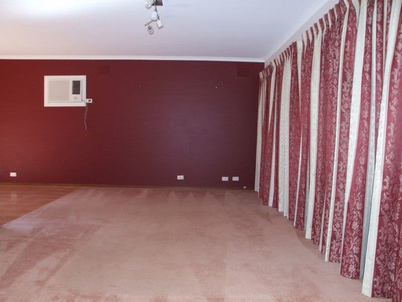5 Grimwade Place, MELTON WEST VIC 3337, Melton West - Thumbnail 4