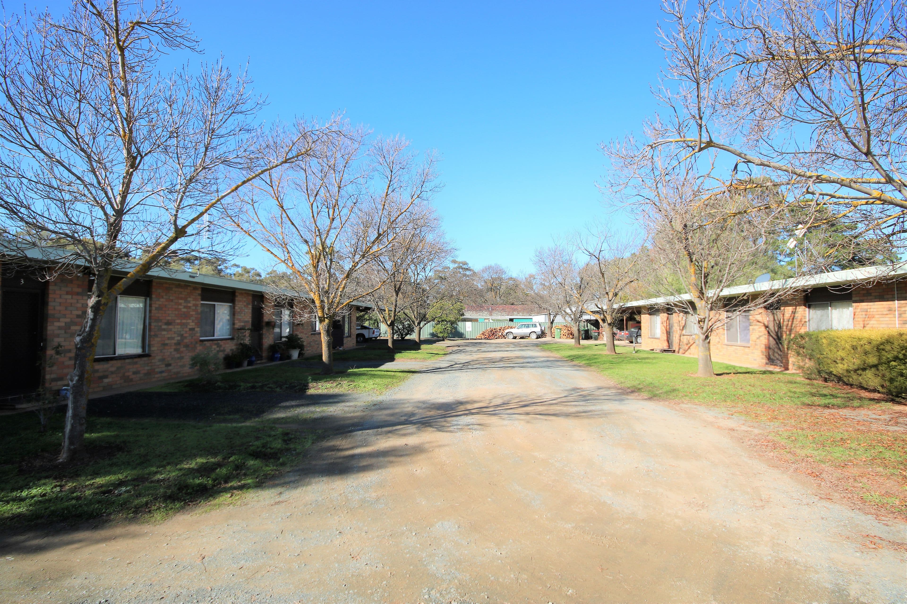 units 1-6 28 Railway Road, Rochester VIC 3561, Rochester - Thumbnail 2
