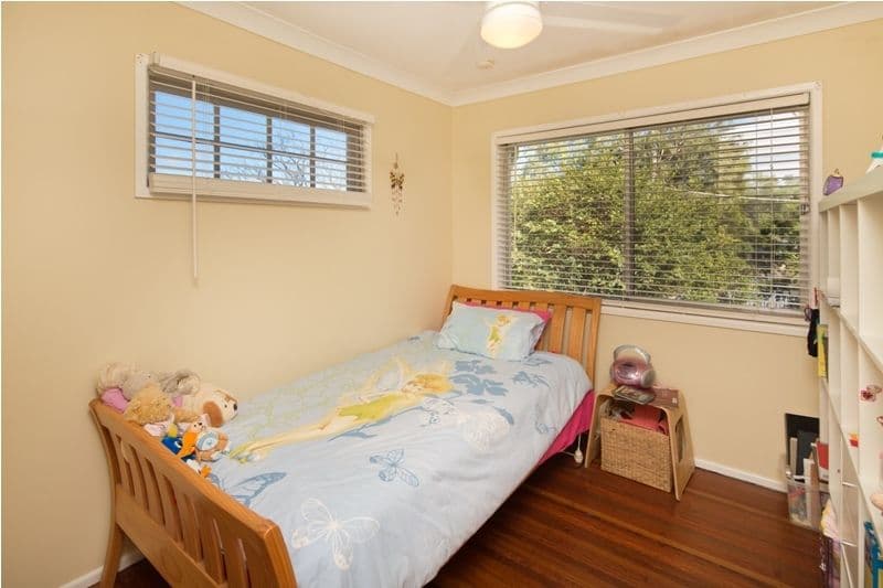 14 Rialanna Street, KENMORE QLD 4069, Kenmore - Thumbnail 5