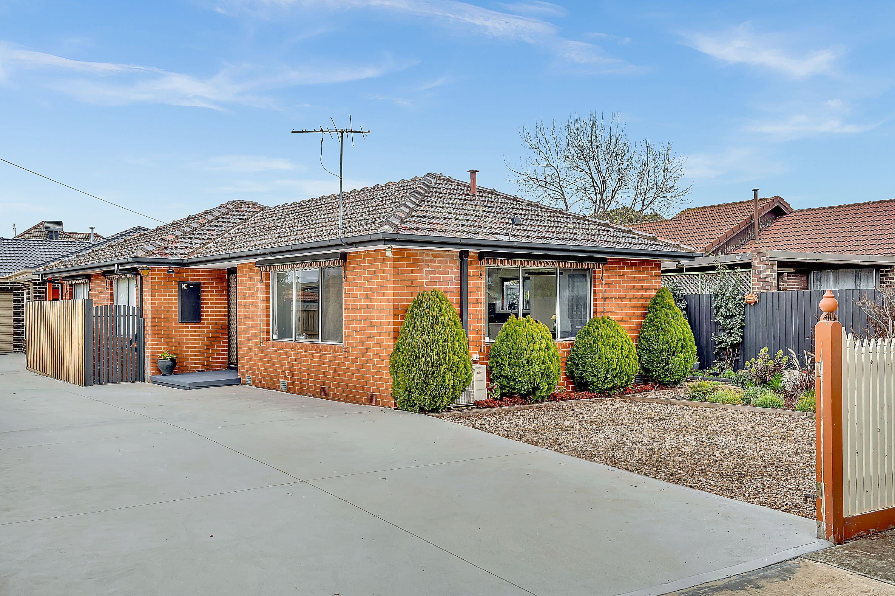 69 Wattleglen Street, Craigieburn VIC 3064, Craigieburn - Thumbnail 2